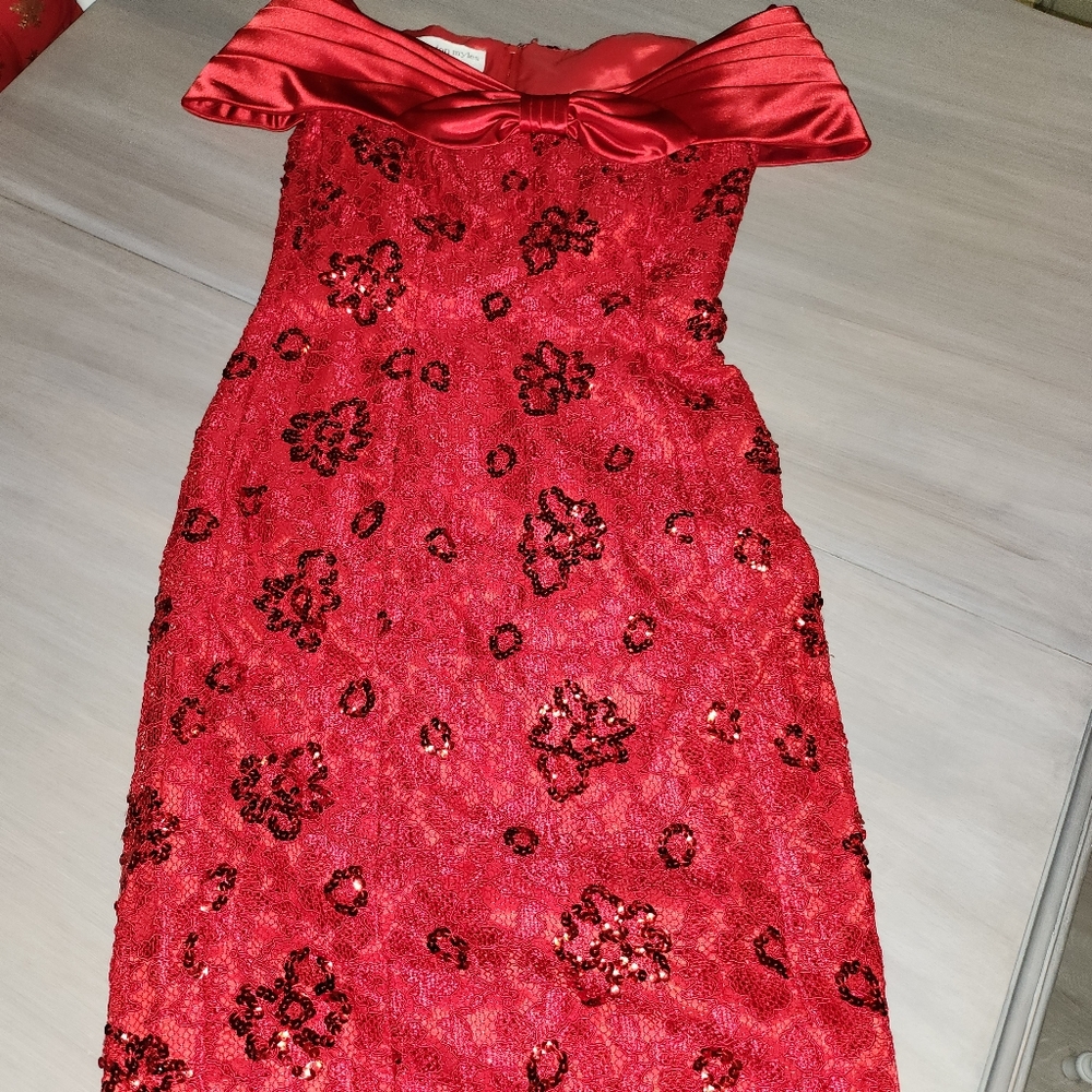 Morton Myles Red Sequin Off-Shoulder Satin Bow Dress Size 6 Gorgeous